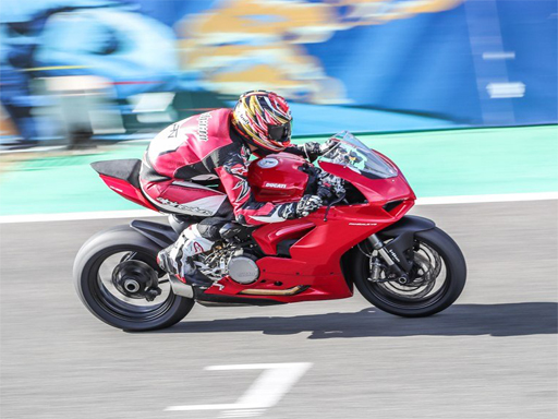 Ducati Panigale Puzzle - free online Browser game